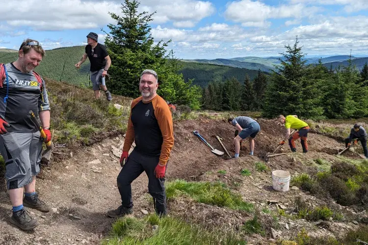 Estates Department volunteering with Tweed Valley Trail Association. Staff volunteering.