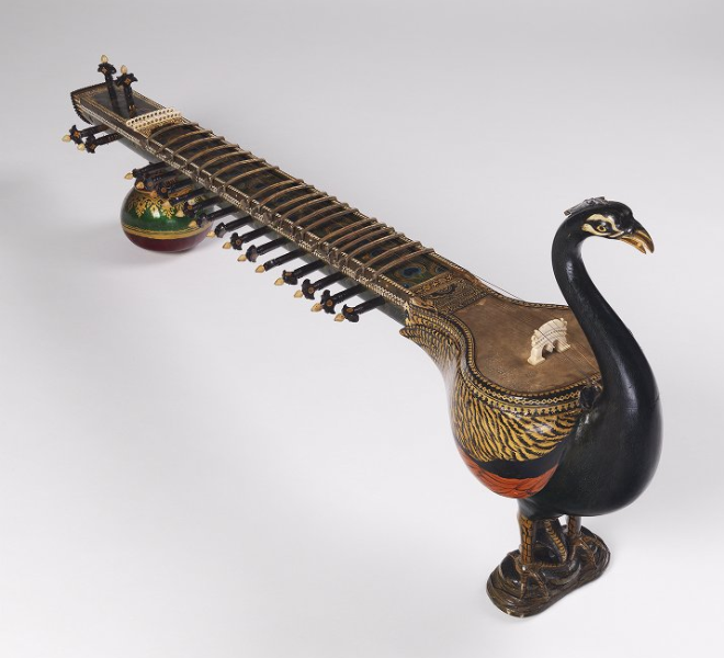 Peacock lute